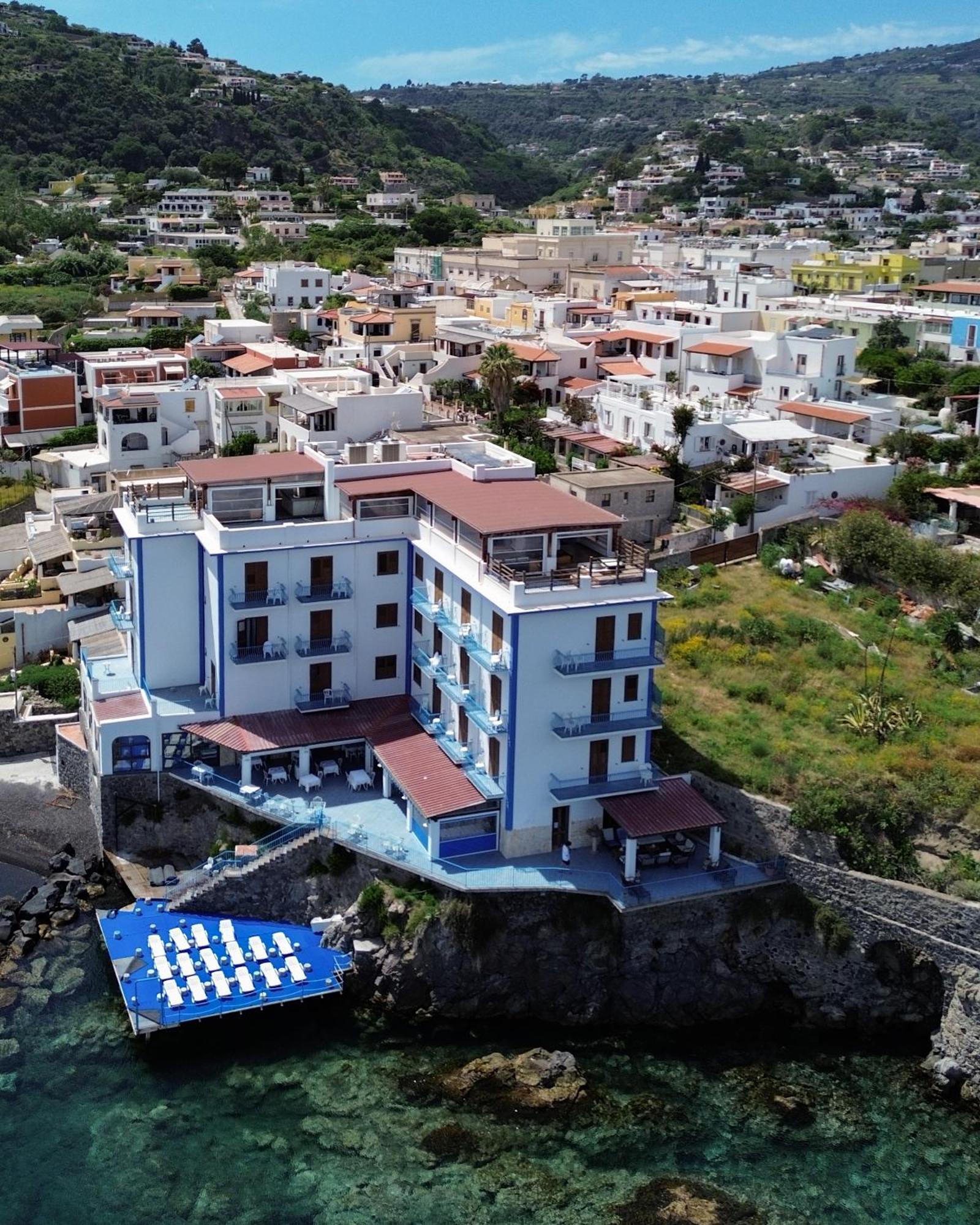 Hotel Rocce Azzurre Липари Экстерьер фото