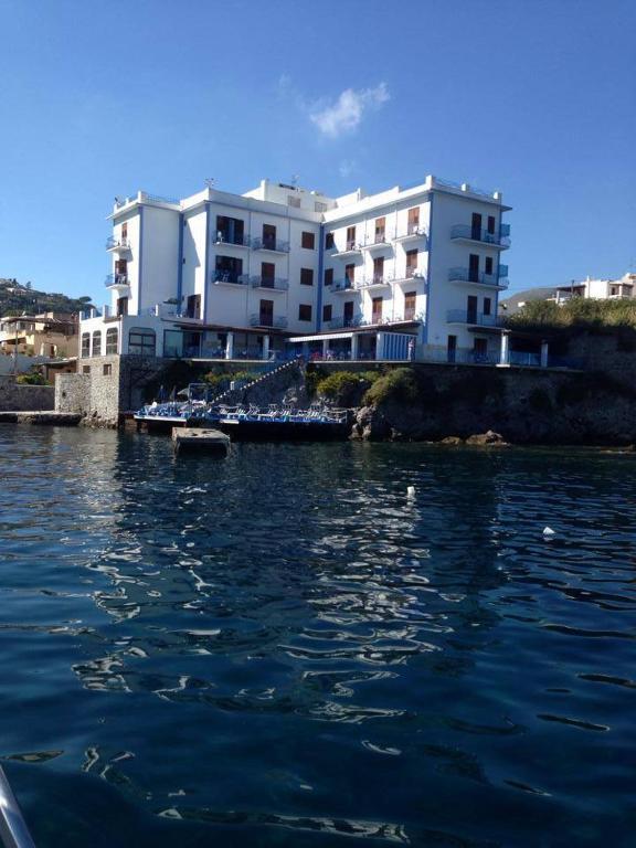 Hotel Rocce Azzurre Липари Экстерьер фото